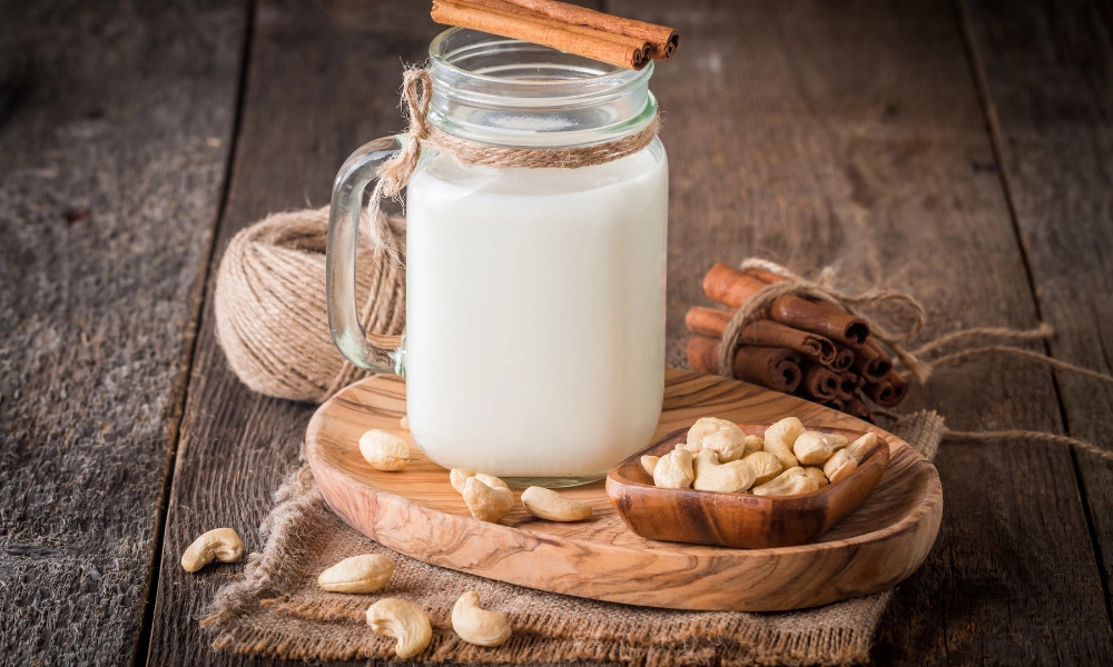 alt text: Sữa đậu đỏ yến mạch hạt điều