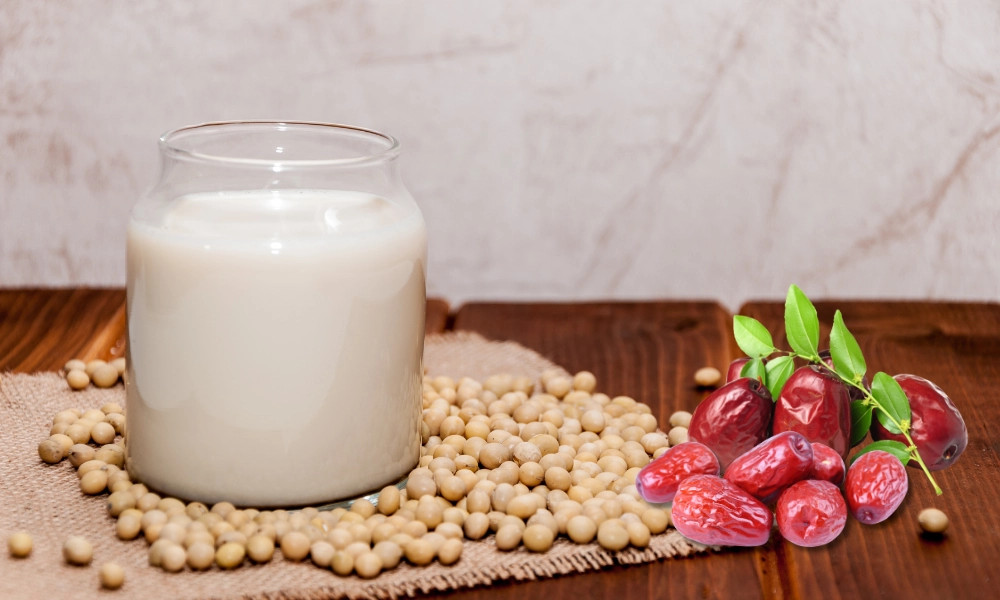 Alt text: Sữa đậu nành táo đỏ thơm ngon bổ dưỡng