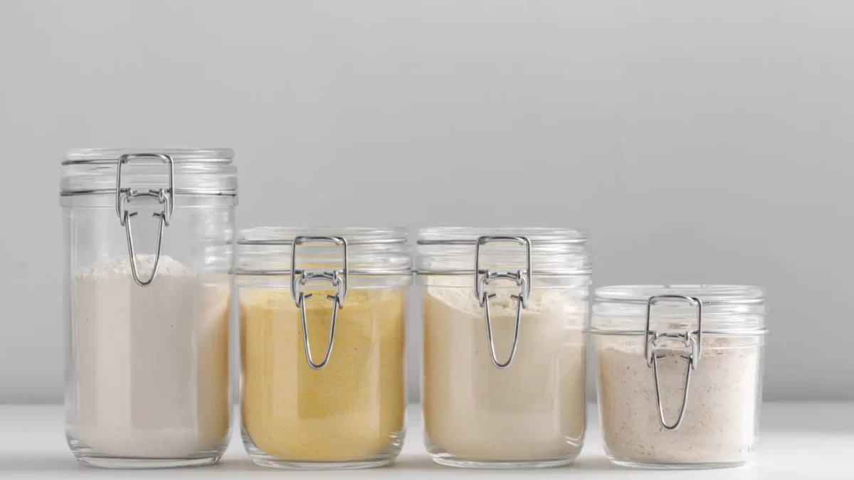 Bảo quản bột nêm trong lọ thủy tinh