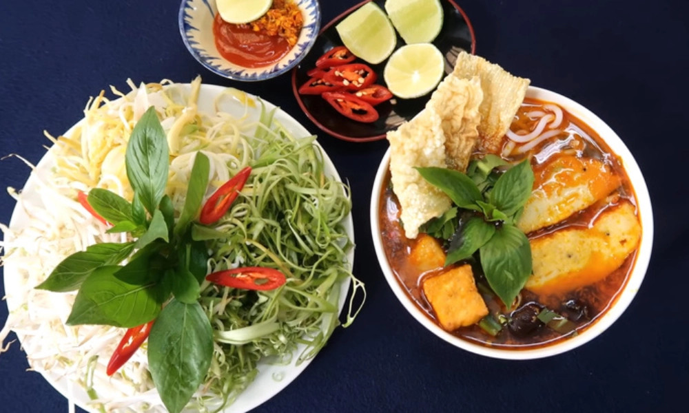 Bí quyết nấu bún bò Huế chay ngon 