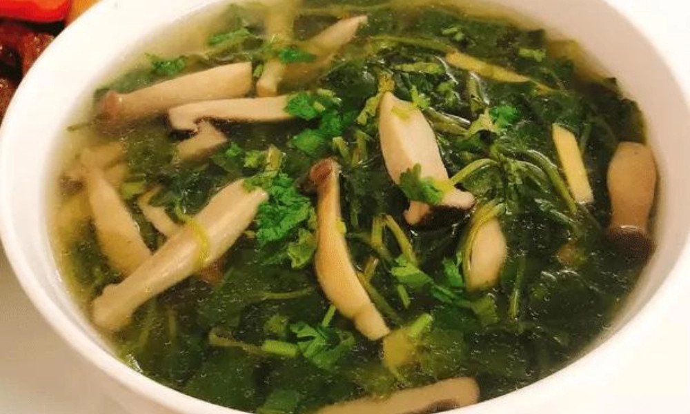 Canh bổ máu cho bé - canh rau má