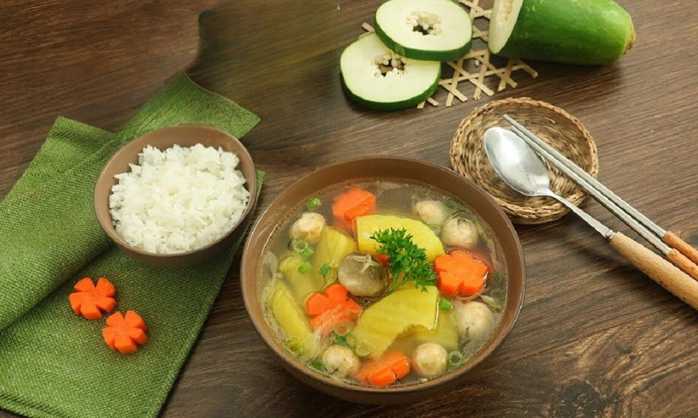 Canh bổ máu cho bé - nấm rơm hầm đu đủ